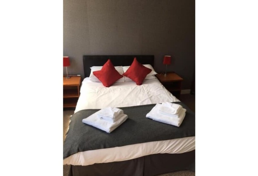 스탠다드 룸, The Red Lion