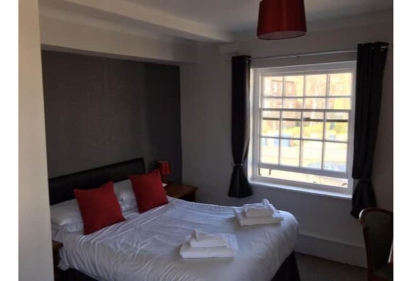 스탠다드 룸, The Red Lion