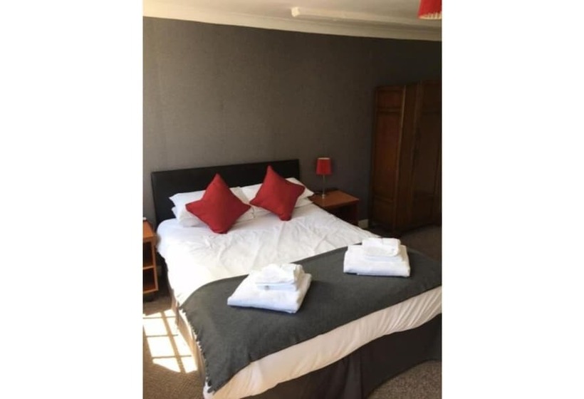 스탠다드 룸, The Red Lion