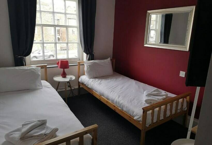 스탠다드 룸, The Red Lion