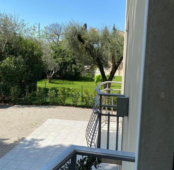 غرفة قياسية مزودة بشرفة مطلة على الحديقة, Baia Dei Pini