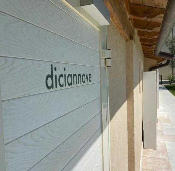 جناح جونيور, Baia Dei Pini