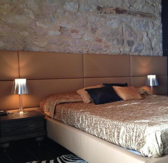 جناح جونيور, Baia Dei Pini