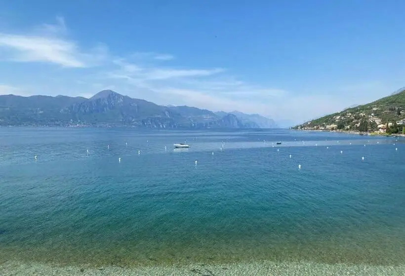 レイクビュースタンダードルーム, Baia Dei Pini