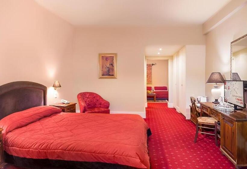 סוויטה, Country Club Hotel & Suites