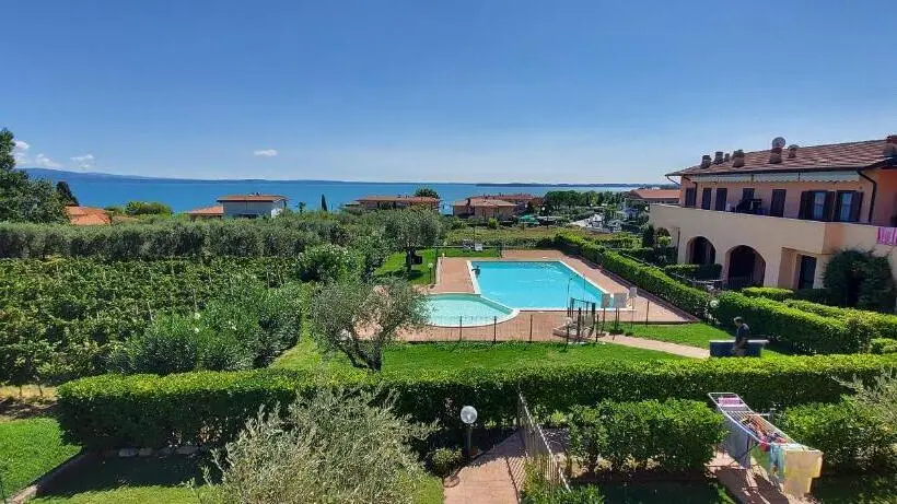 1 Bedroom Apartment Lake View, Florence