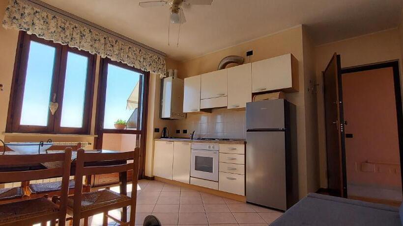 1 Bedroom Apartment Lake View, Florence