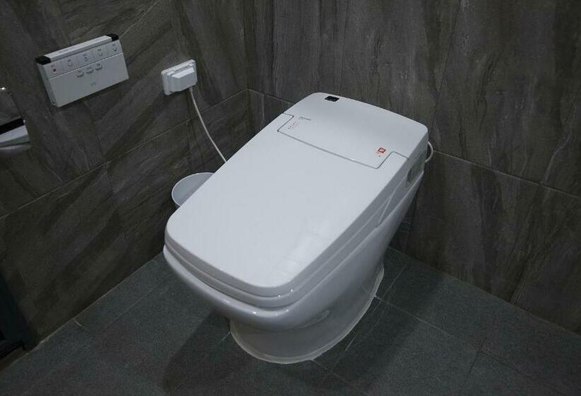 اتاق سوپریور, Gray