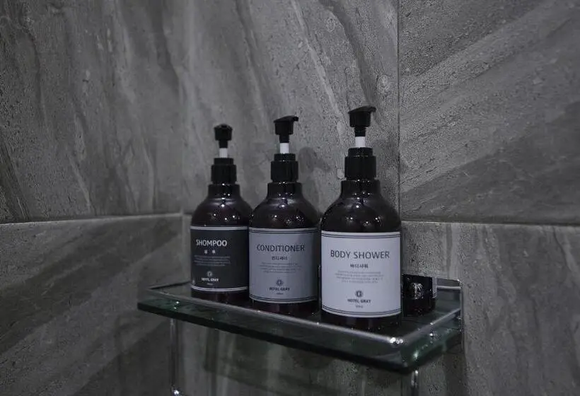 スーペリアールーム, Gray