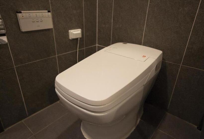 اتاق سوپریور, Gray