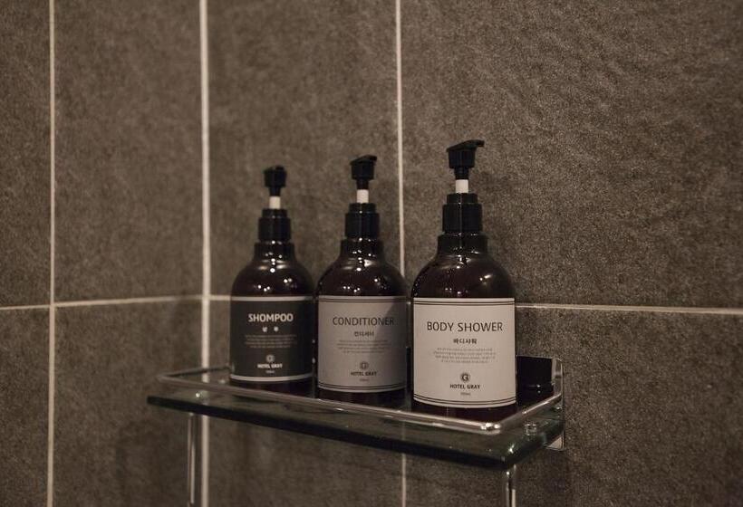 اتاق سوپریور, Gray