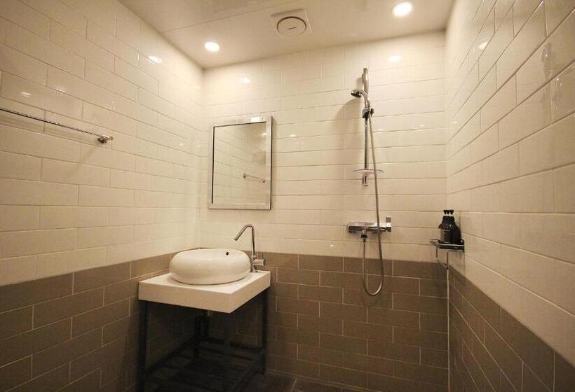 اتاق سوپریور, Gray