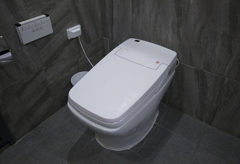 اتاق سوپریور, Gray