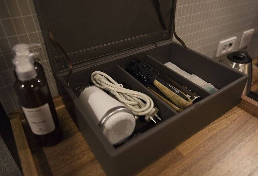 اتاق سوپریور, Gray