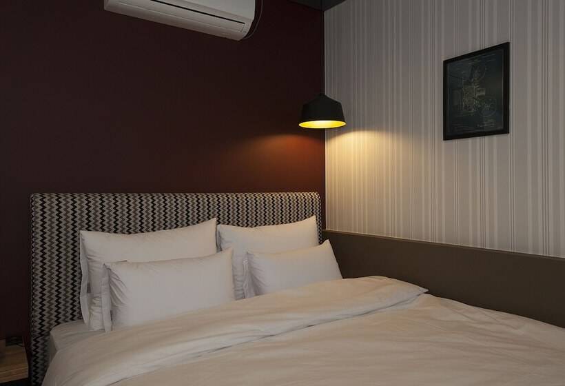 اتاق سوپریور, Gray