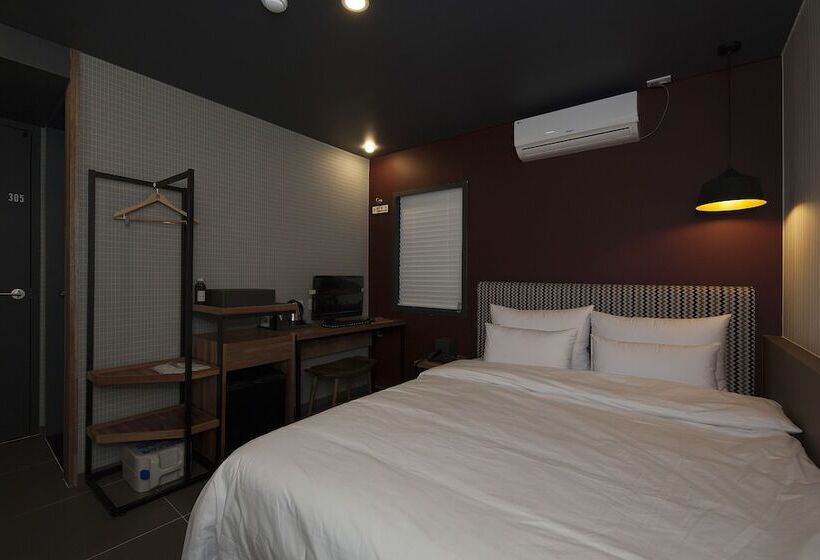 اتاق سوپریور, Gray