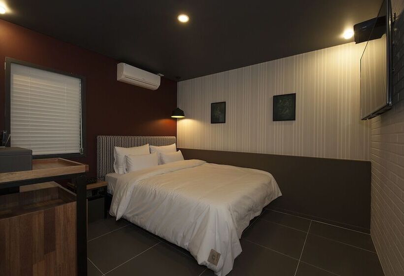 اتاق سوپریور, Gray