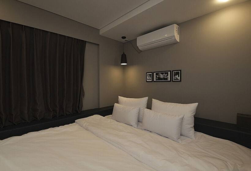 اتاق استاندارد, Gray