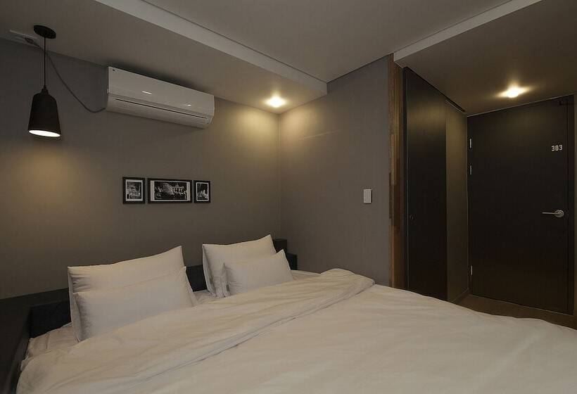 اتاق استاندارد, Gray