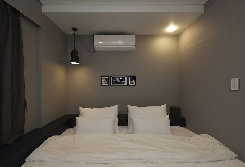 اتاق استاندارد, Gray