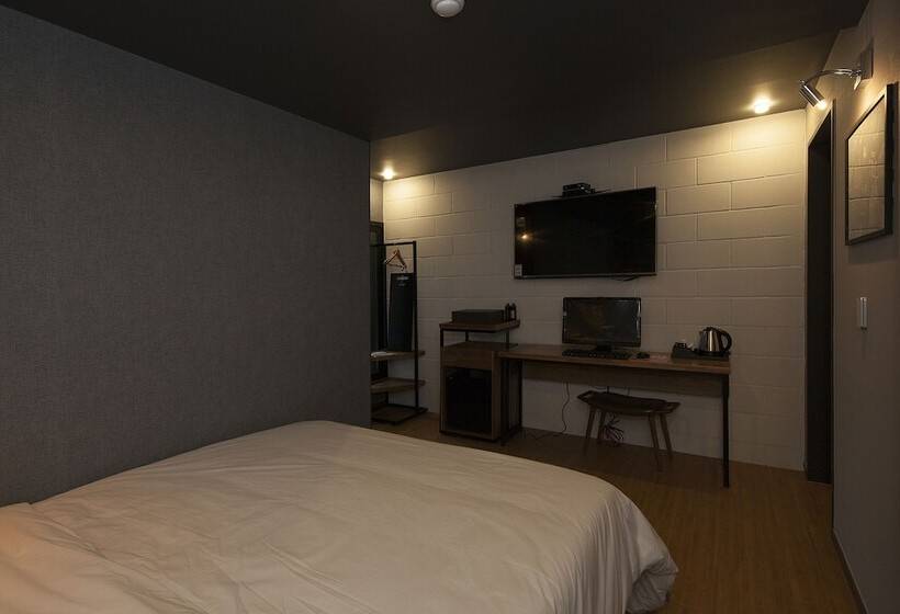 اتاق لوکس, Gray