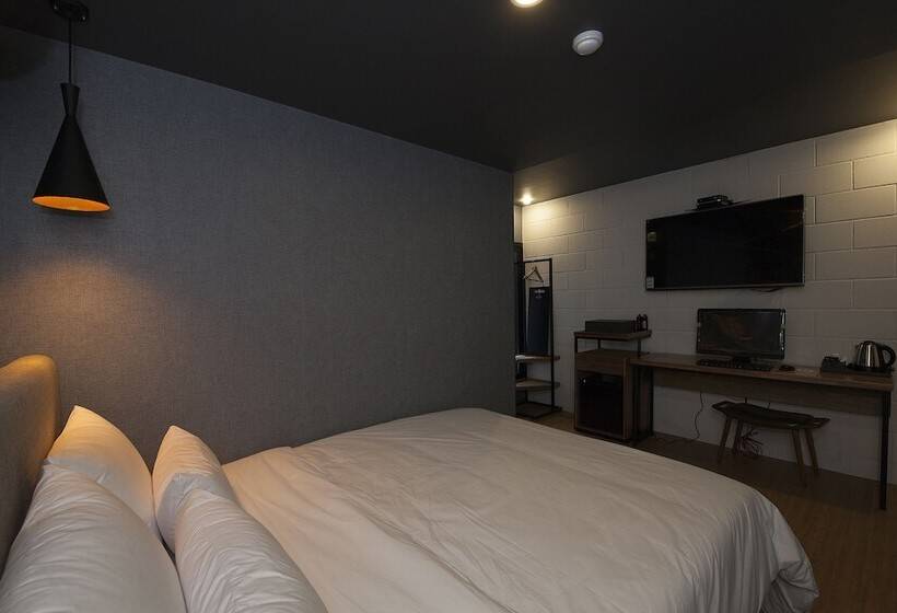 اتاق لوکس, Gray