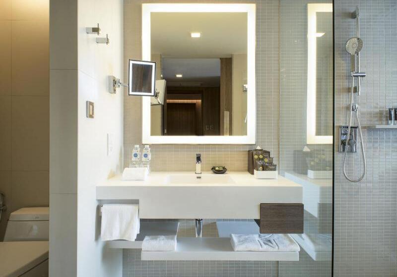 اتاق سوپریور, Gray