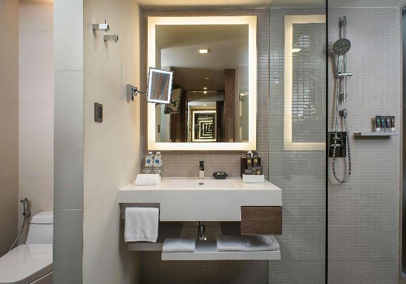 اتاق سوپریور, Gray