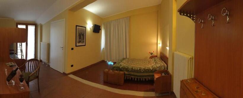 غرفة قياسية رباعية, Lh Albergo Il Picchio