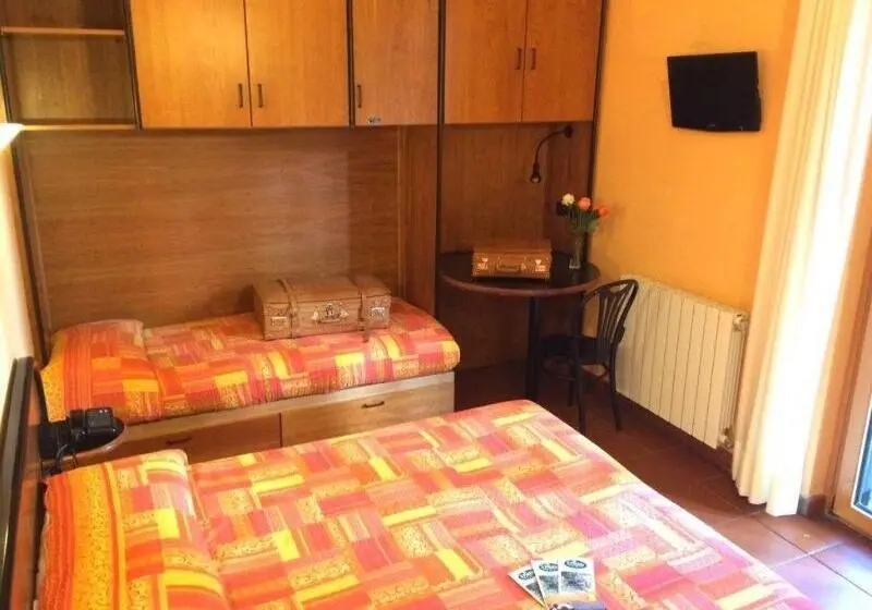 اتاق استاندارد سه نفره, Lh Albergo Il Picchio