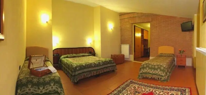 اتاق استاندارد چهار تخته, Lh Albergo Il Picchio