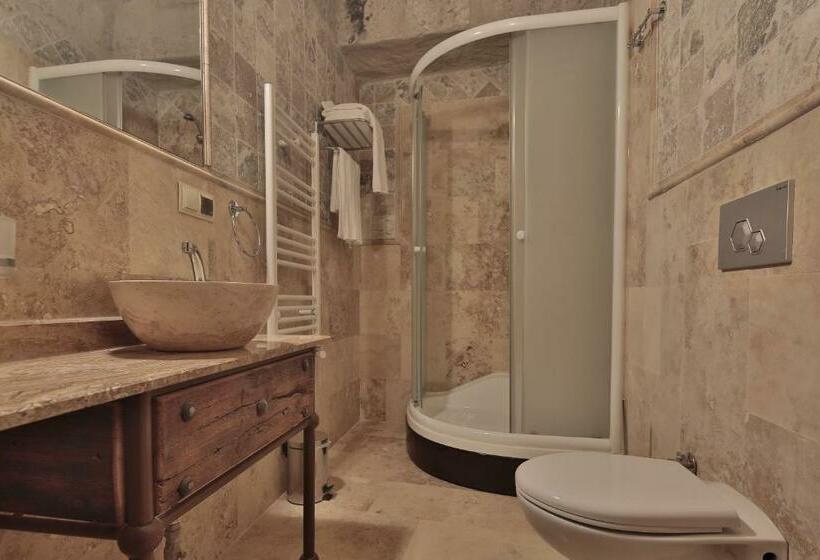 جناح جونيور, Tekkaya Cave