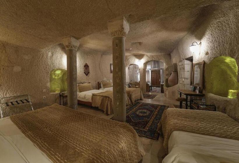 جناح عائلي, Tekkaya Cave