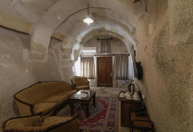 جناح عائلي, Tekkaya Cave