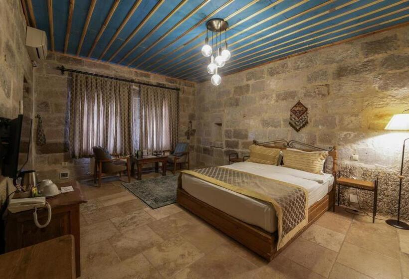 جناح جونيور, Tekkaya Cave