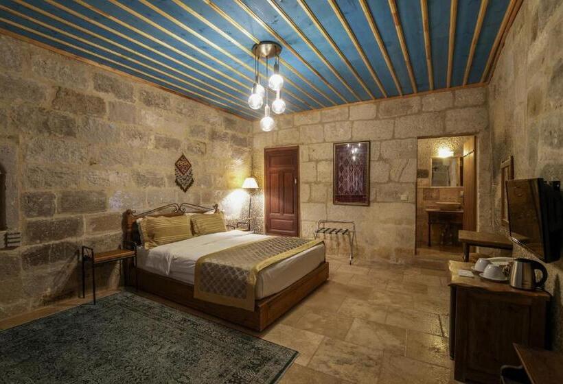 جناح جونيور, Tekkaya Cave