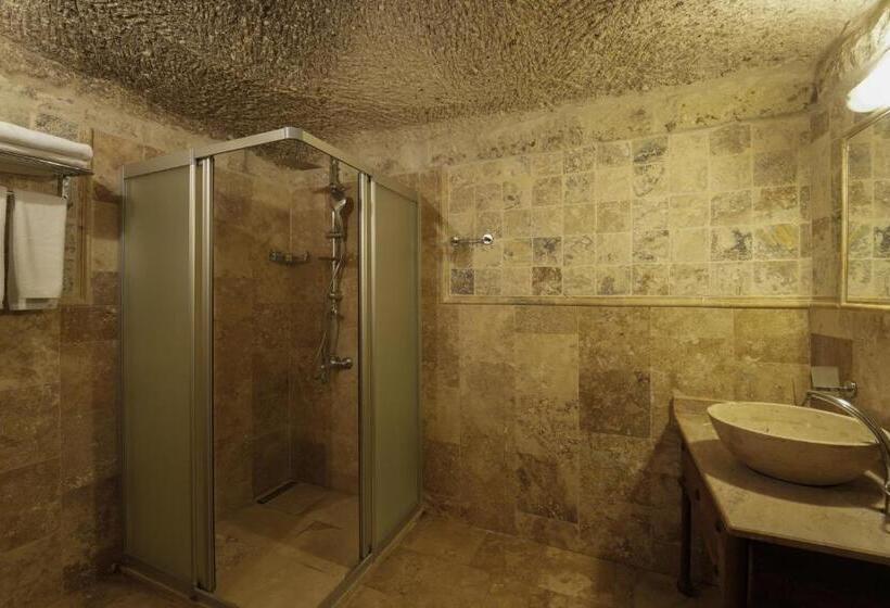 جناح جونيور ديلوكس, Tekkaya Cave