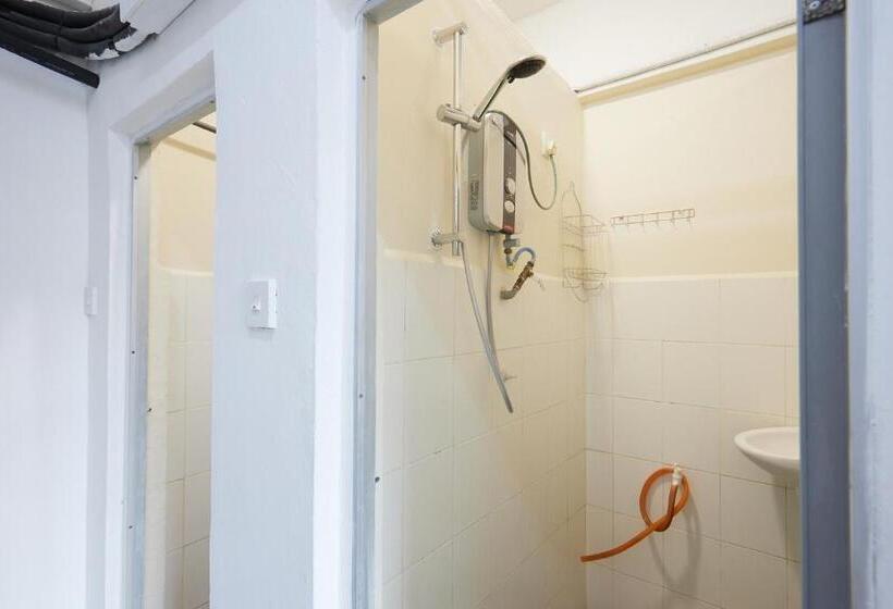标准三人间共用浴室, Uncle Guesthouse Kuala Terengganu
