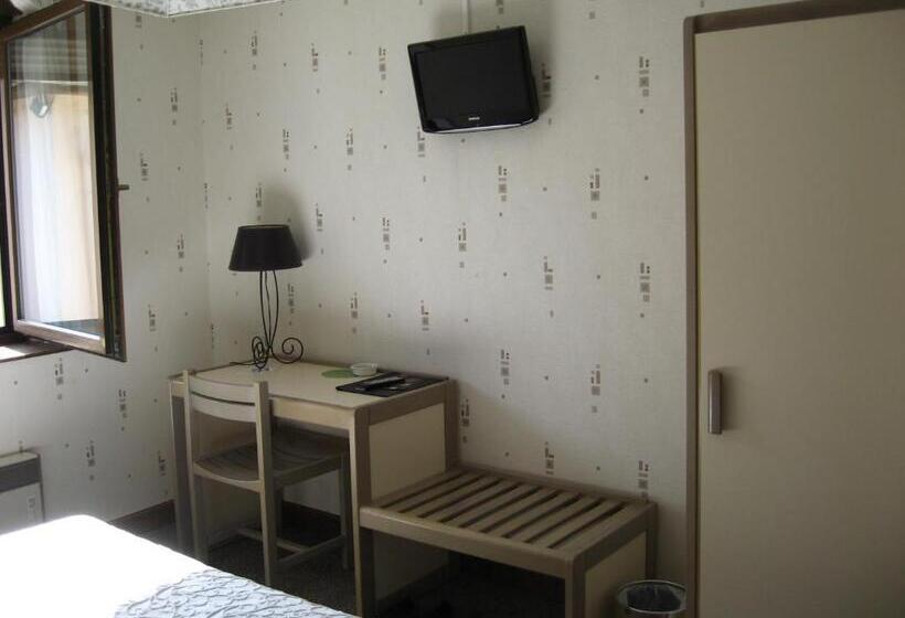 Номер Стандарт Трехместный, Auberge Du Cheval Blanc Logis