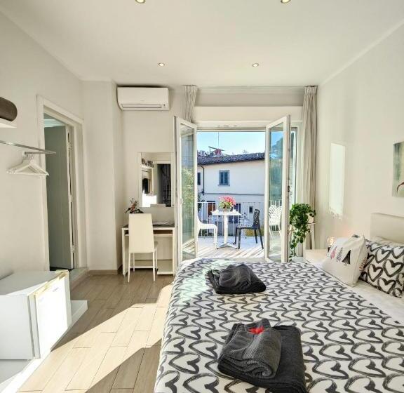 اتاق سوپریور با وان آب گرم, Florence Comfort B&b