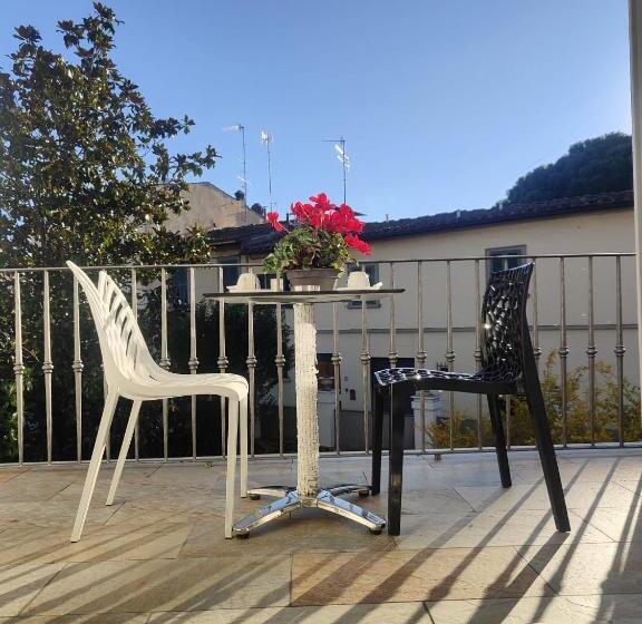 اتاق سوپریور با وان آب گرم, Florence Comfort B&b