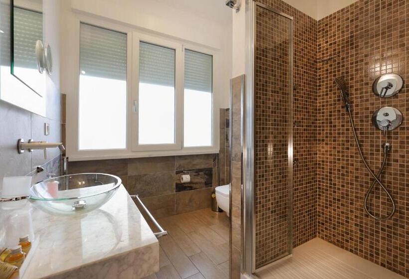 Standard Triple Room with Terrace, Florence Comfort B&b