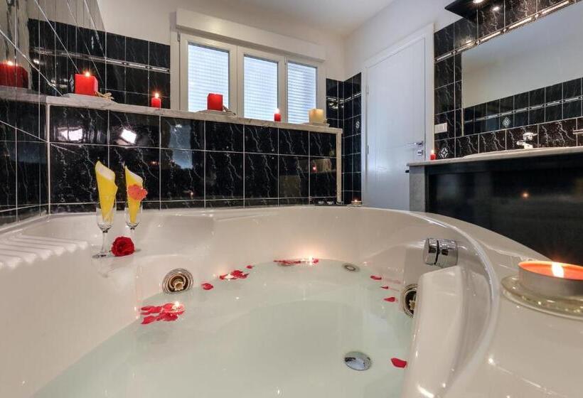 اتاق سوپریور با وان آب گرم, Florence Comfort B&b