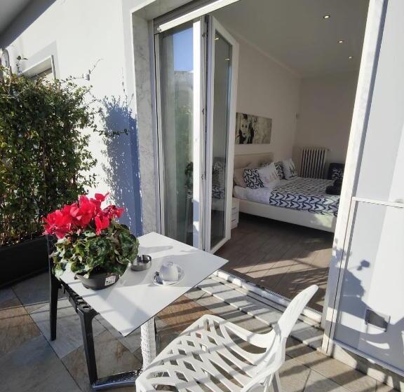 اتاق سوپریور با وان آب گرم, Florence Comfort B&b