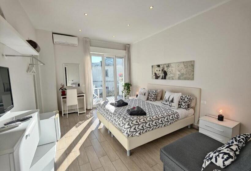 اتاق سوپریور با وان آب گرم, Florence Comfort B&b