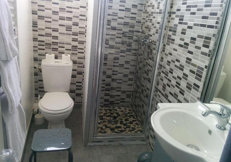 غرفة قياسية فردية, Araur