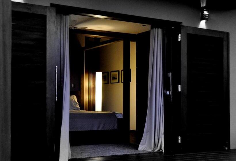 Люкс, Chic Hotel Boutique