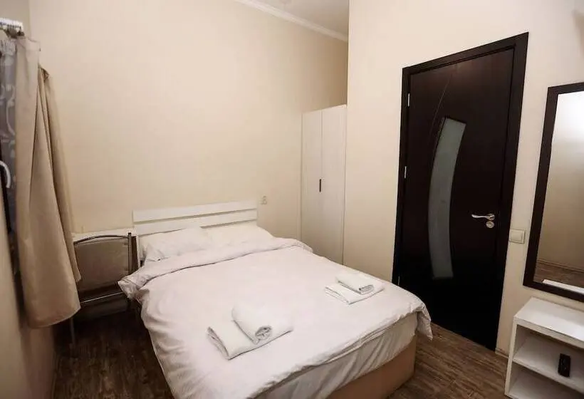 اتاق اکونومی, Rustaveli 36