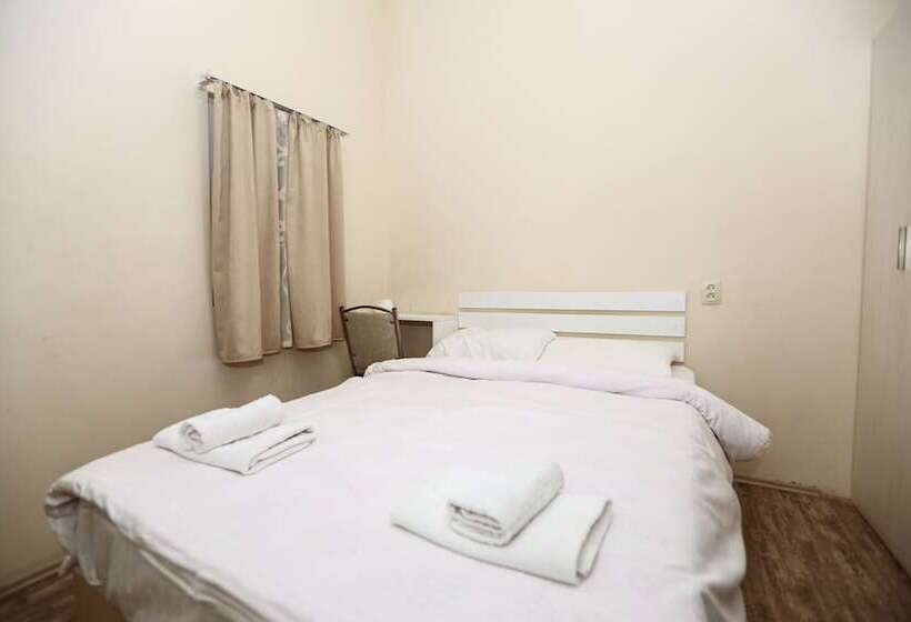 اتاق اکونومی, Rustaveli 36