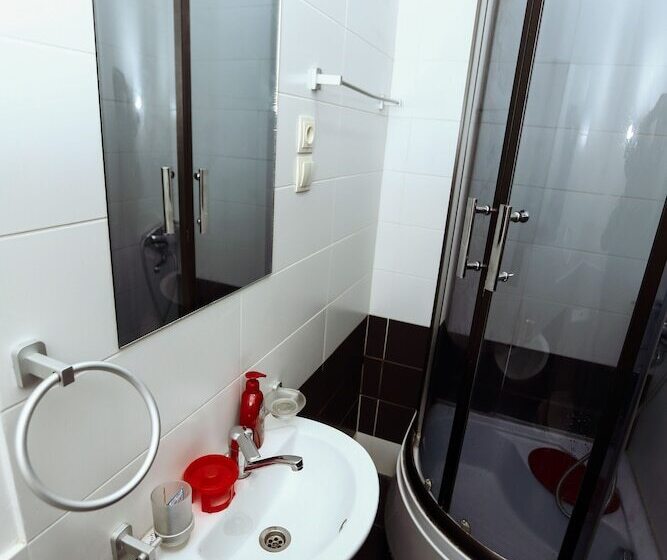 اتاق استاندارد, Rustaveli 36